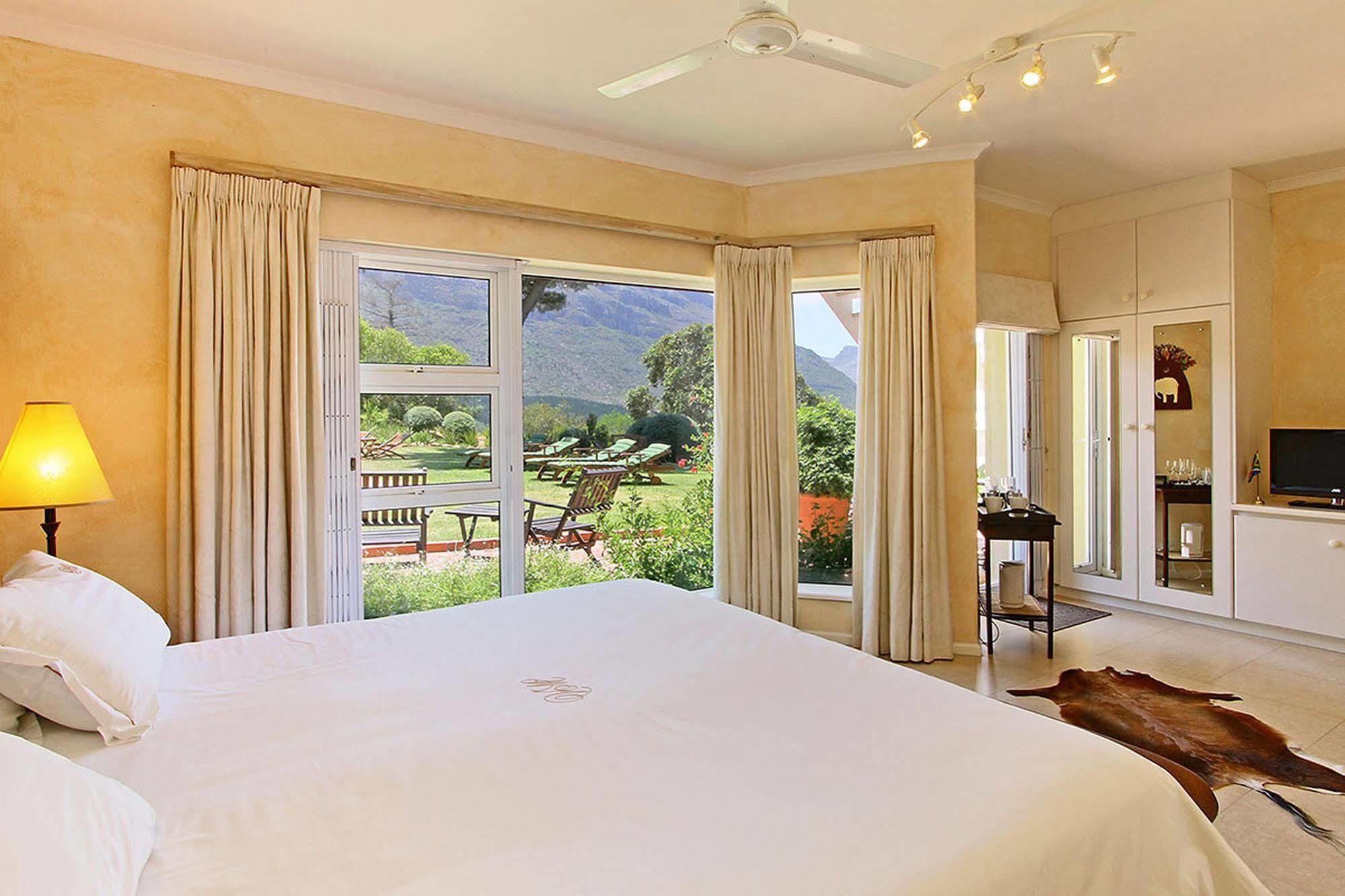Villa Montebello Константия Екстериор снимка
